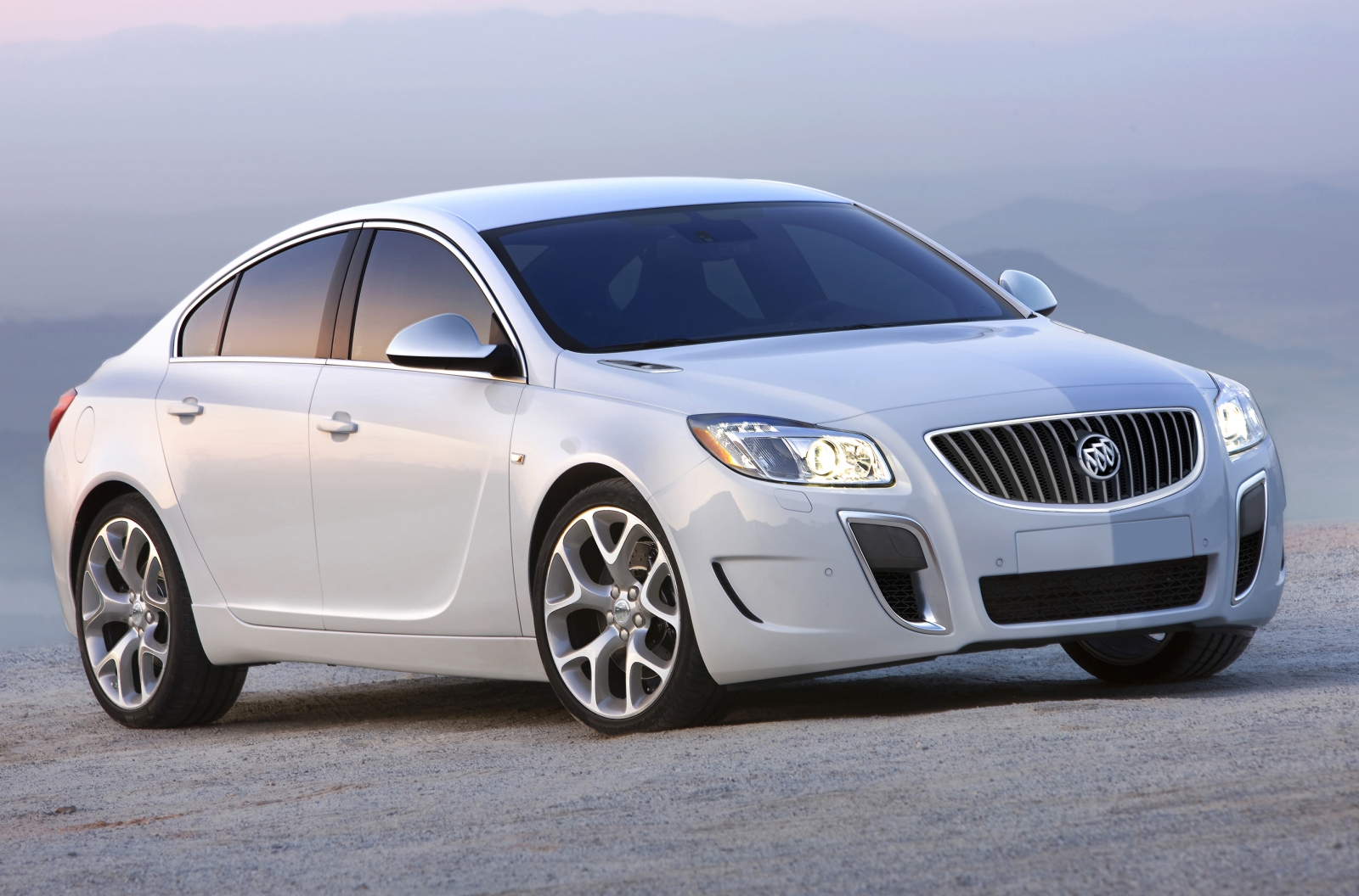 Buick Regal GS: 1 фото