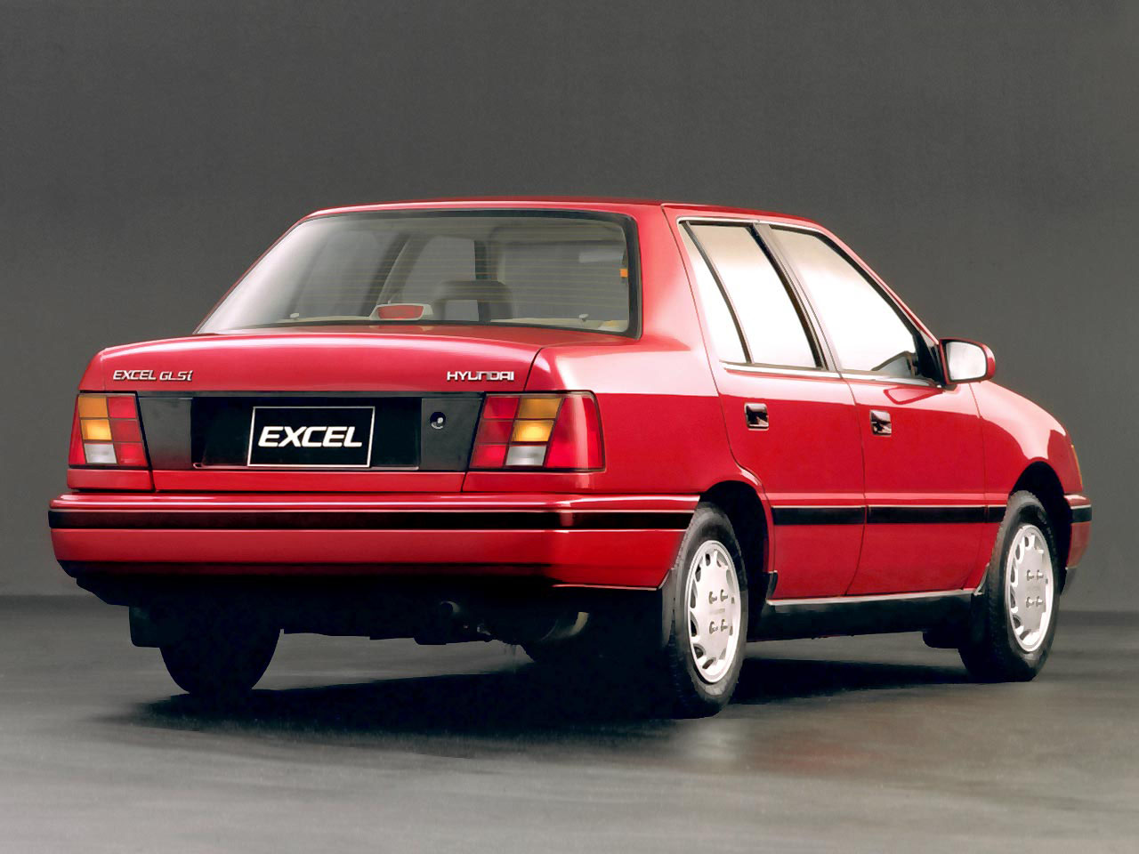 Hyundai Excel: 7 фото