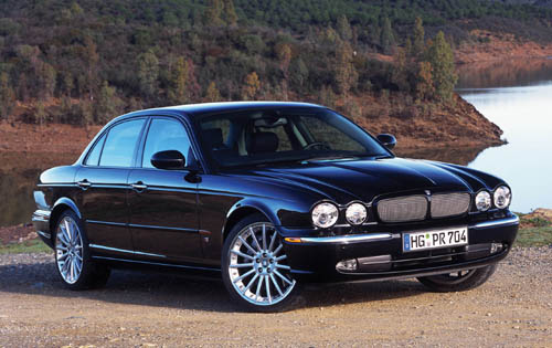 Jaguar XJR: 11 фото