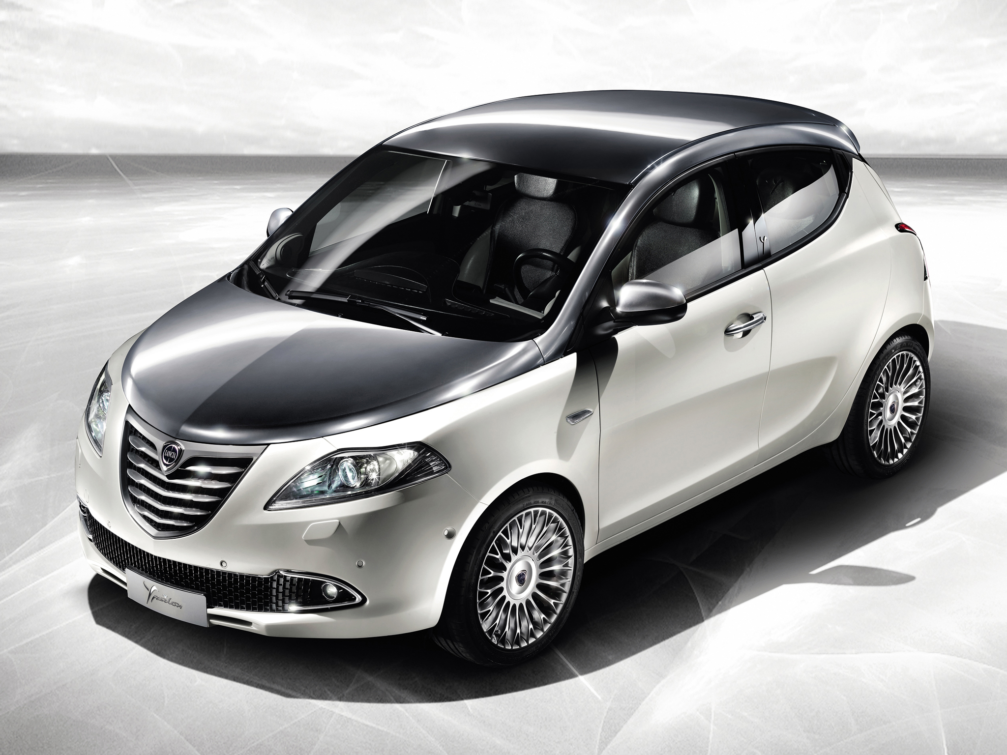 Lancia Ypsilon: 8 фото