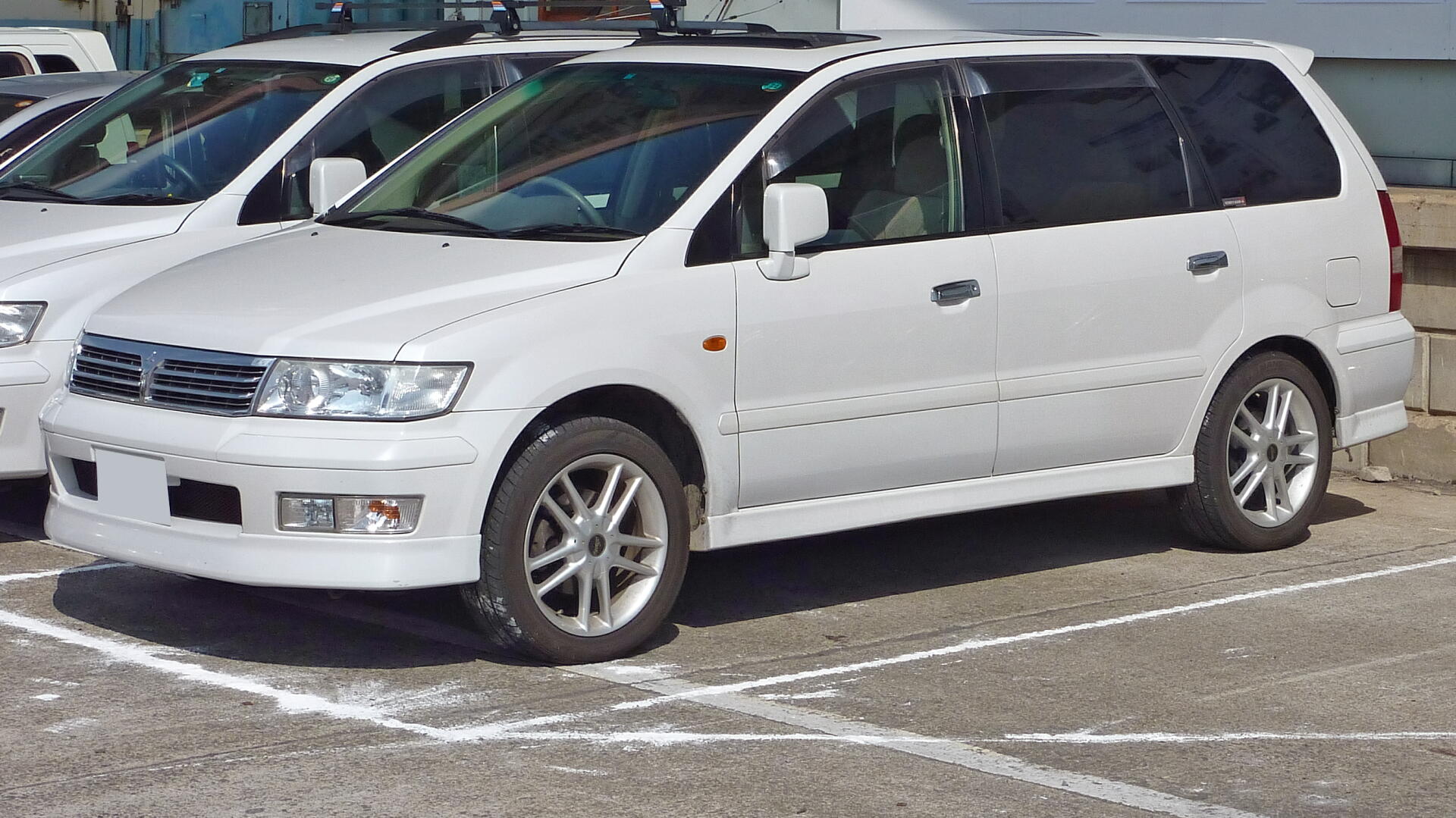 Mitsubishi Chariot Grandis