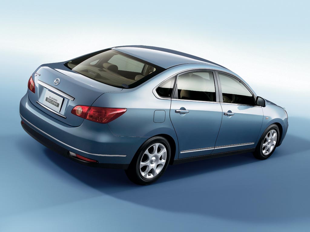 Nissan Bluebird Sylphy: 2 фото