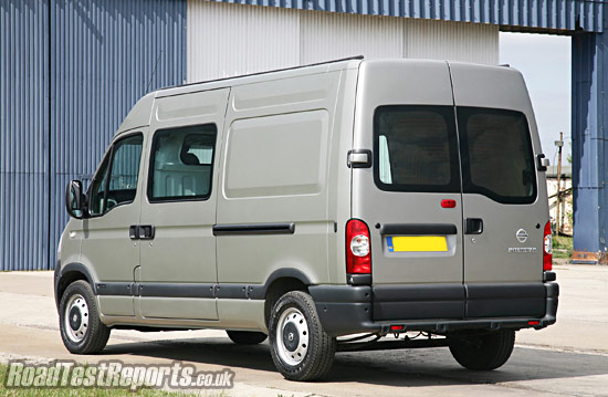 Nissan Interstar: 9 фото