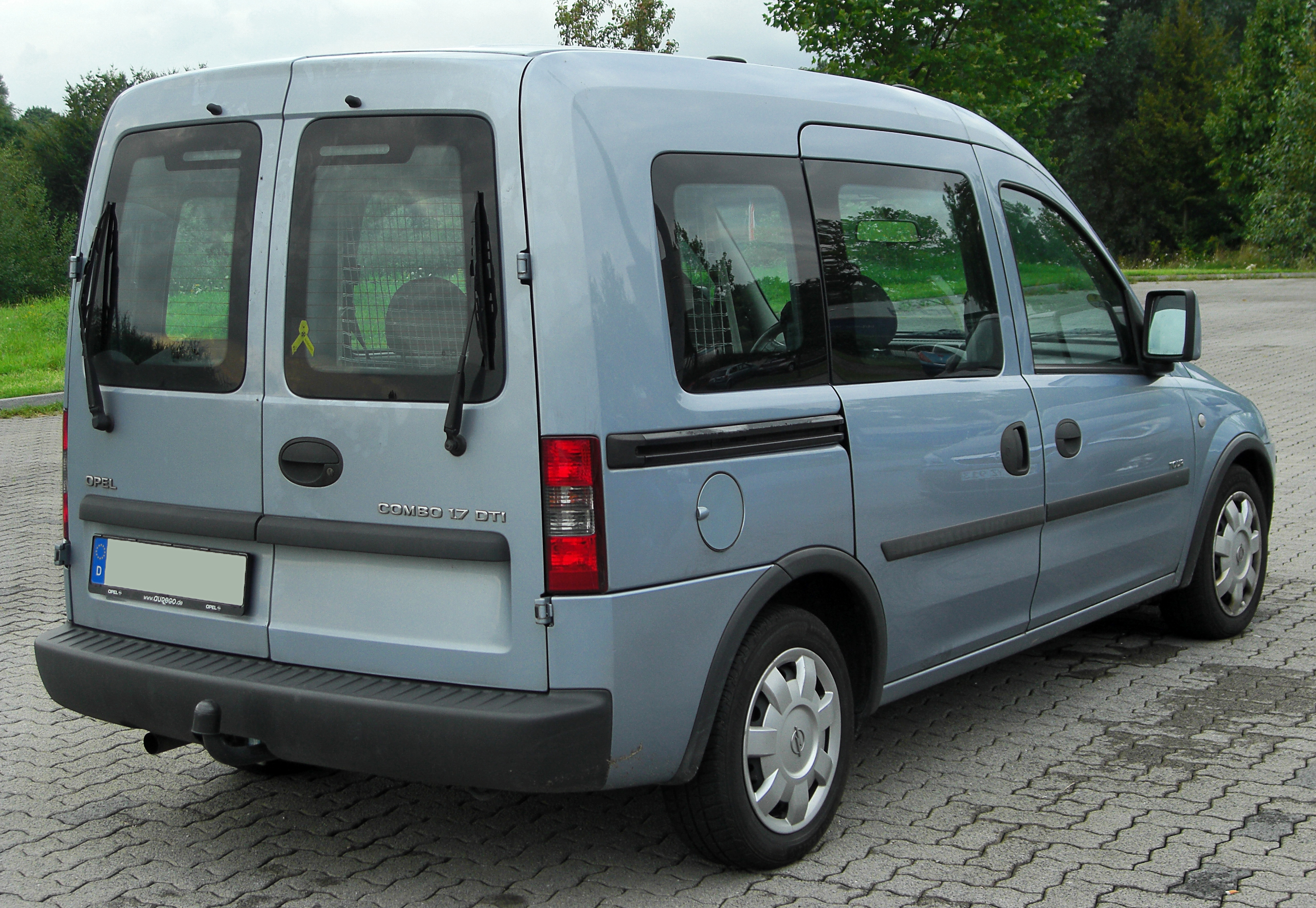 Opel Combo Tour: 10 фото