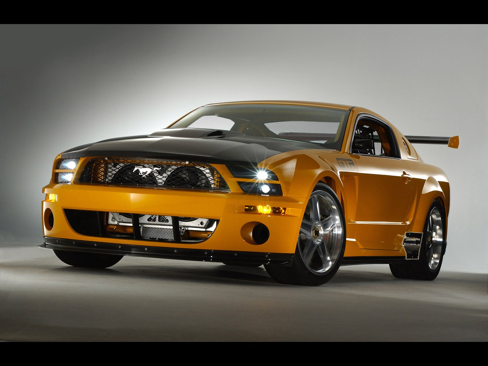 Ford Mustang: 03 фото