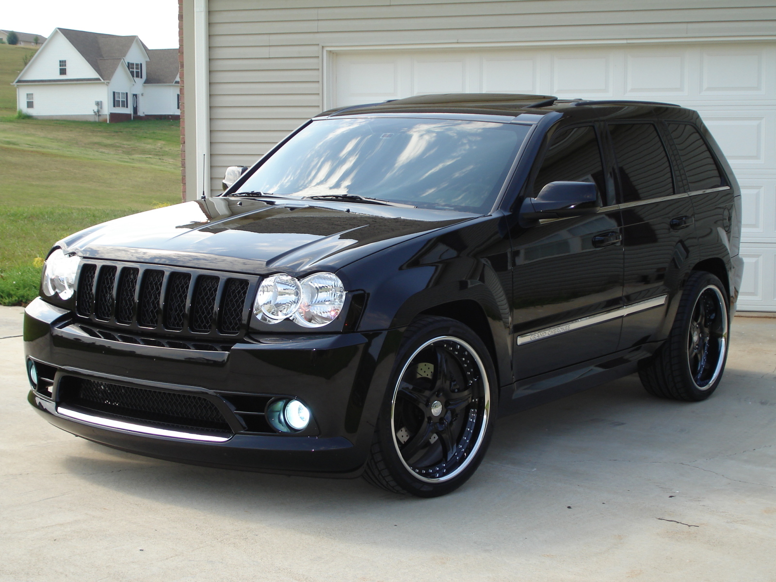 Jeep Grand Cherokee SRT8: 6 фото