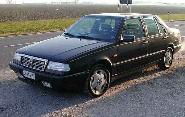 Lancia Thema: 2 фото