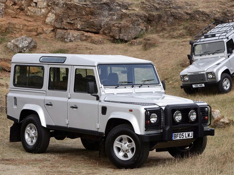 Land Rover Defender: 3 фото