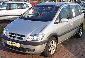 Opel Zafira: 5 фото