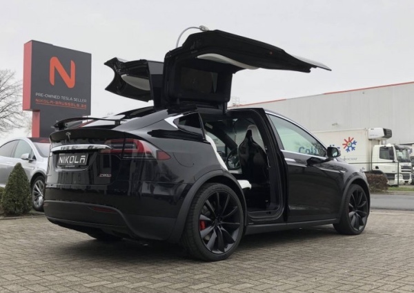 Tesla model X: цена в России, характеристики: 3 фото