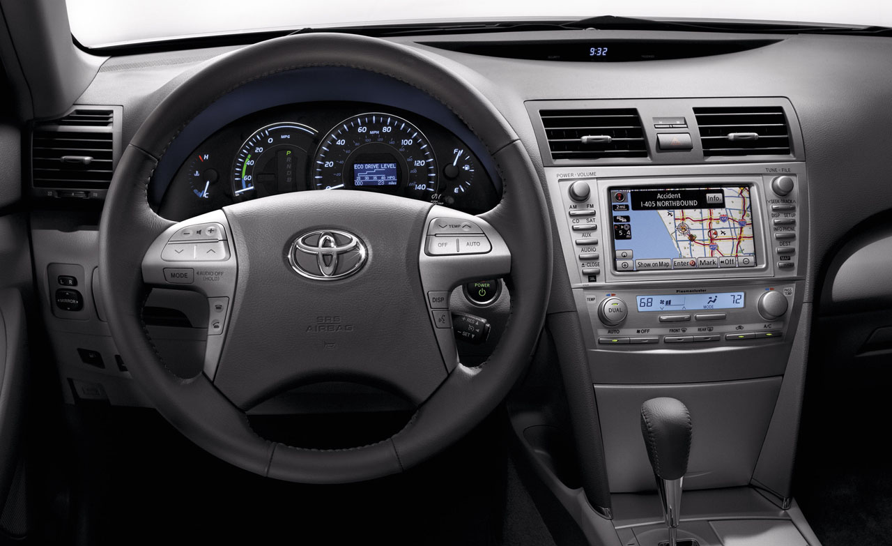 Toyota Camry: 05 фото