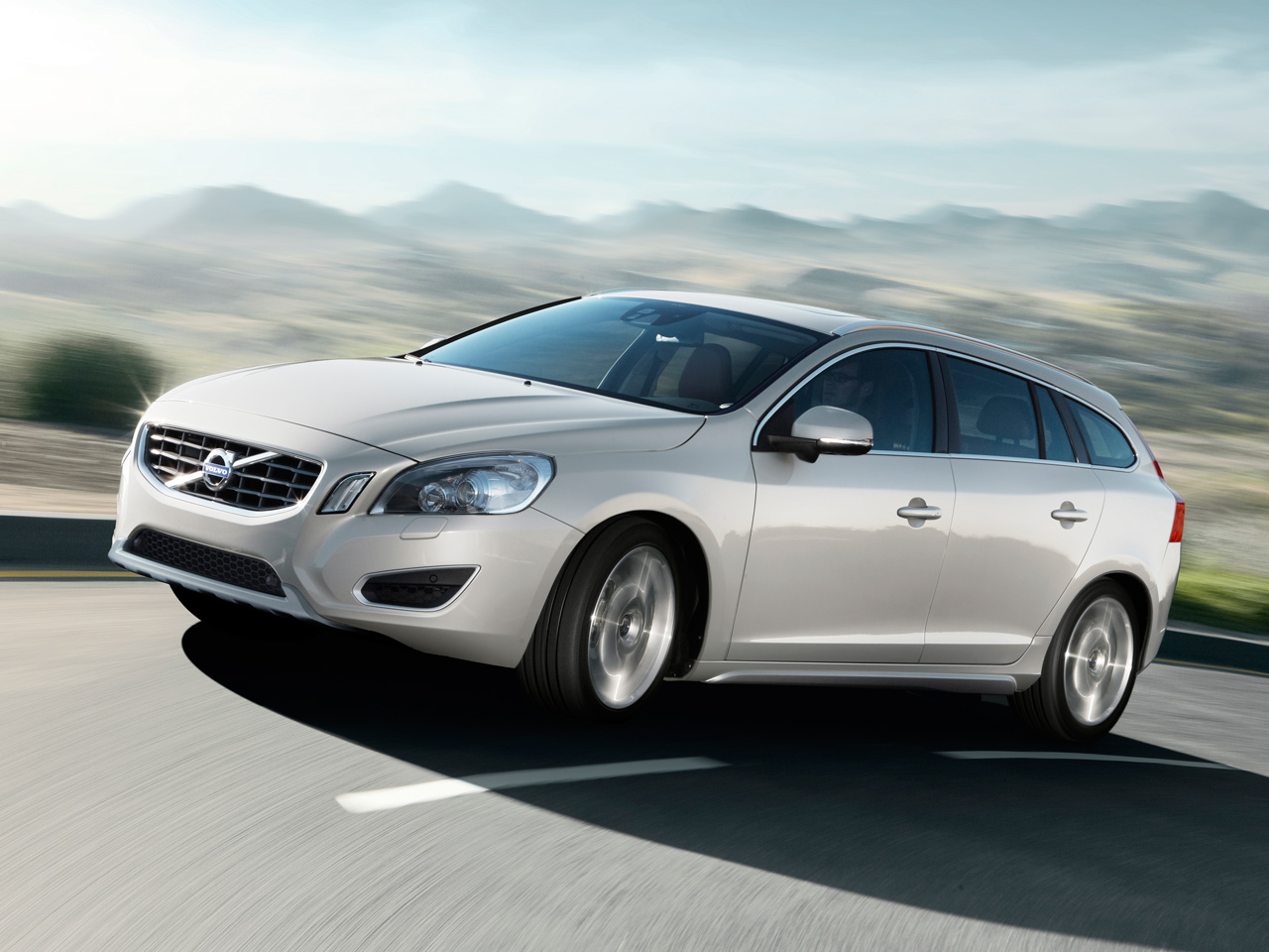 Volvo V60: 7 фото